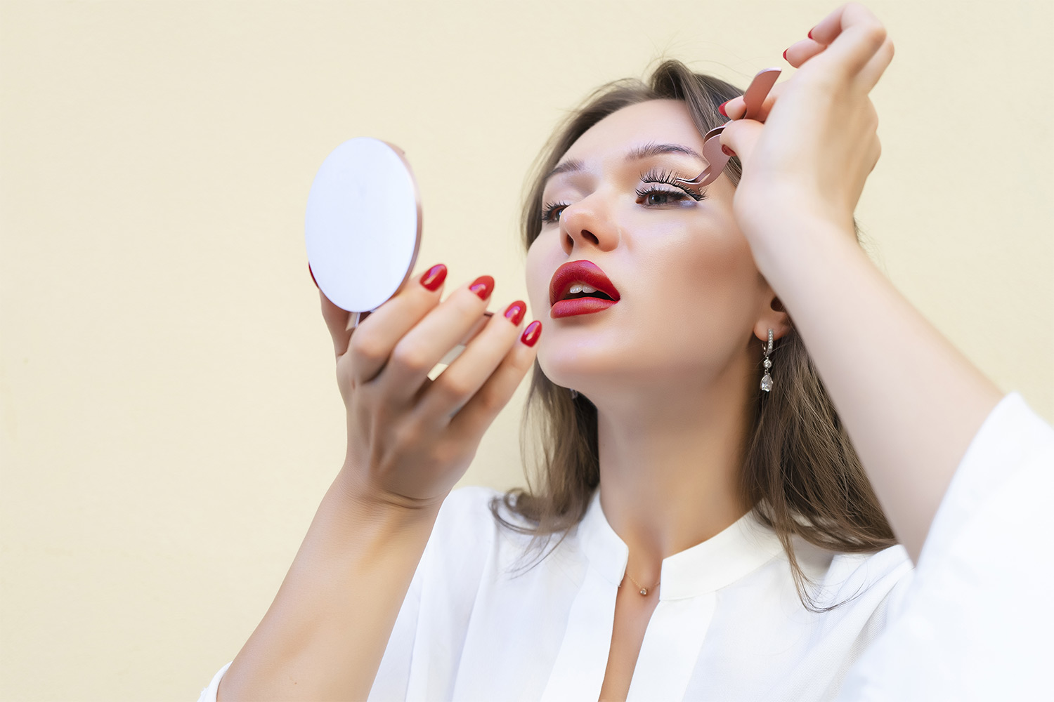 استفاده از مژه مصنوعی برای زیبایی آرایش